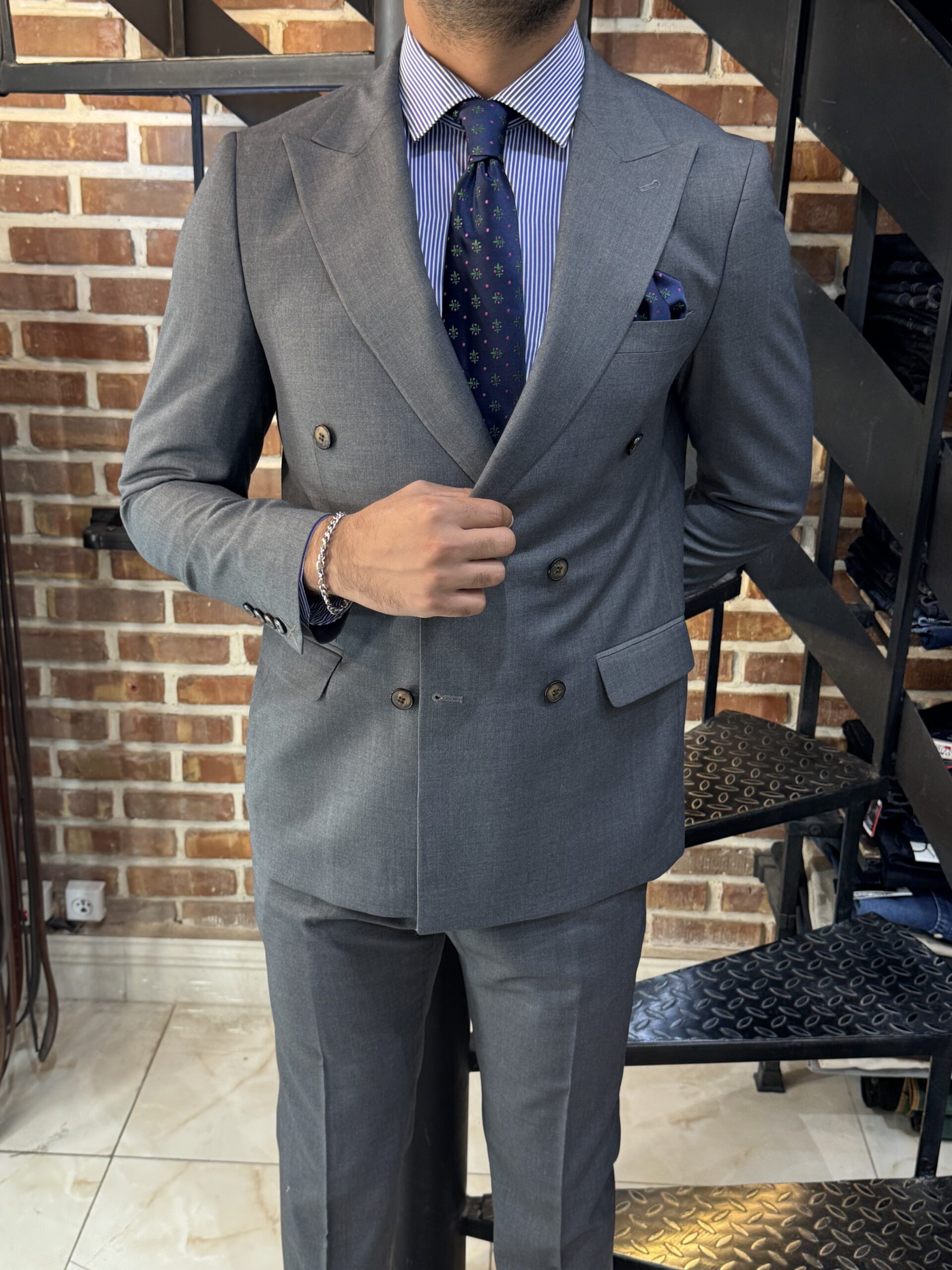 کت وشلوار دبل برست طوسی