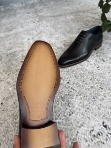 کفش چرم زیره میکرولایت